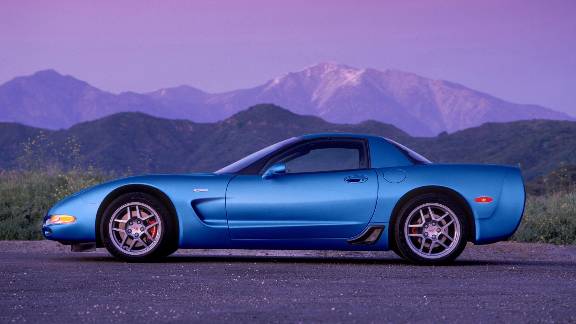 Click to Enlarge-Esc to Close Corvette Generations/C5/C5 2001 Blue Z06 Left.jpg
